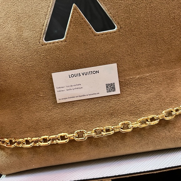 LV “TWIST” MM handbag in WHITE EPI LEATHER: 100% AUTHENTIC #louisvuitton - Picture 3 of 15
